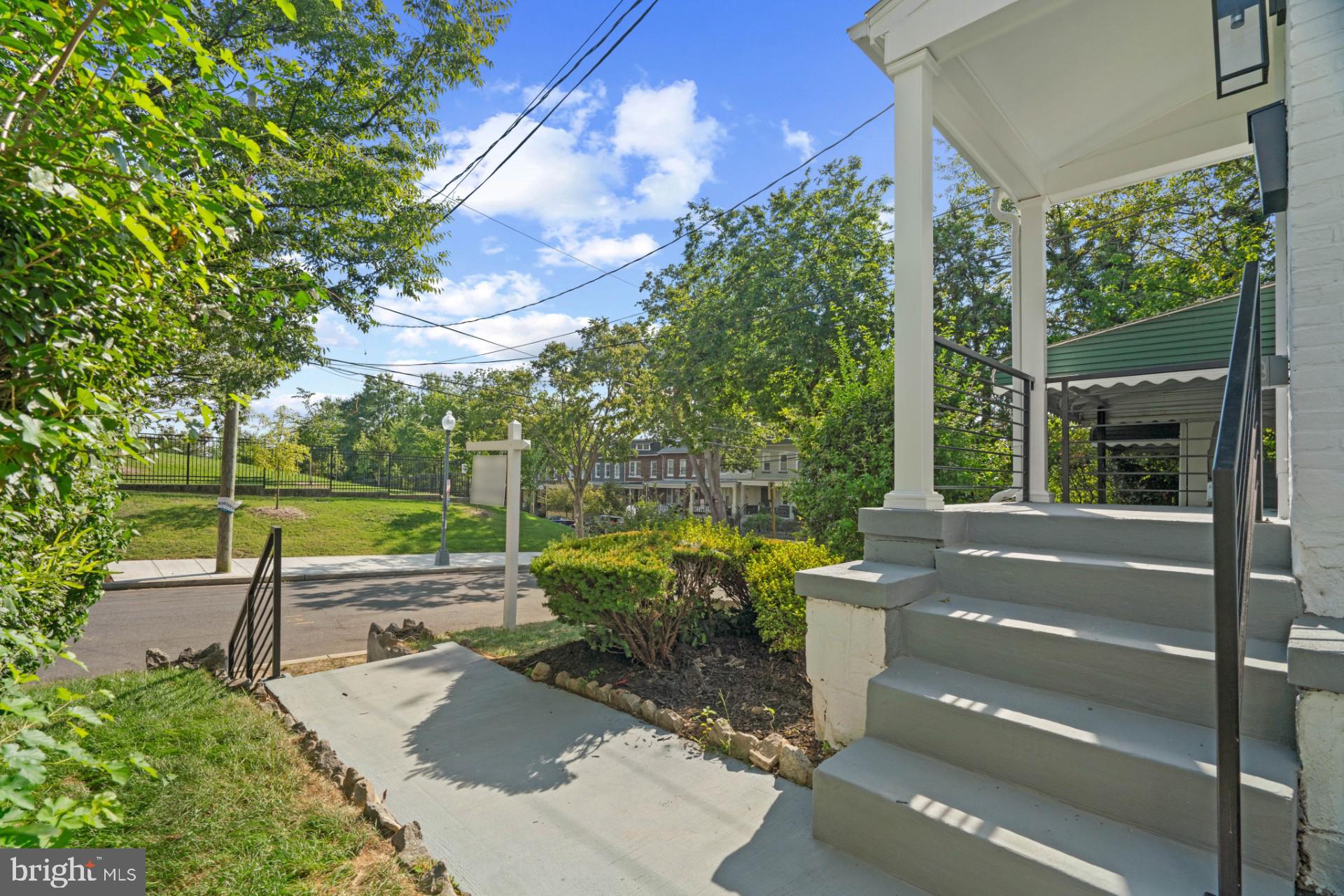 445 Decatur St NW