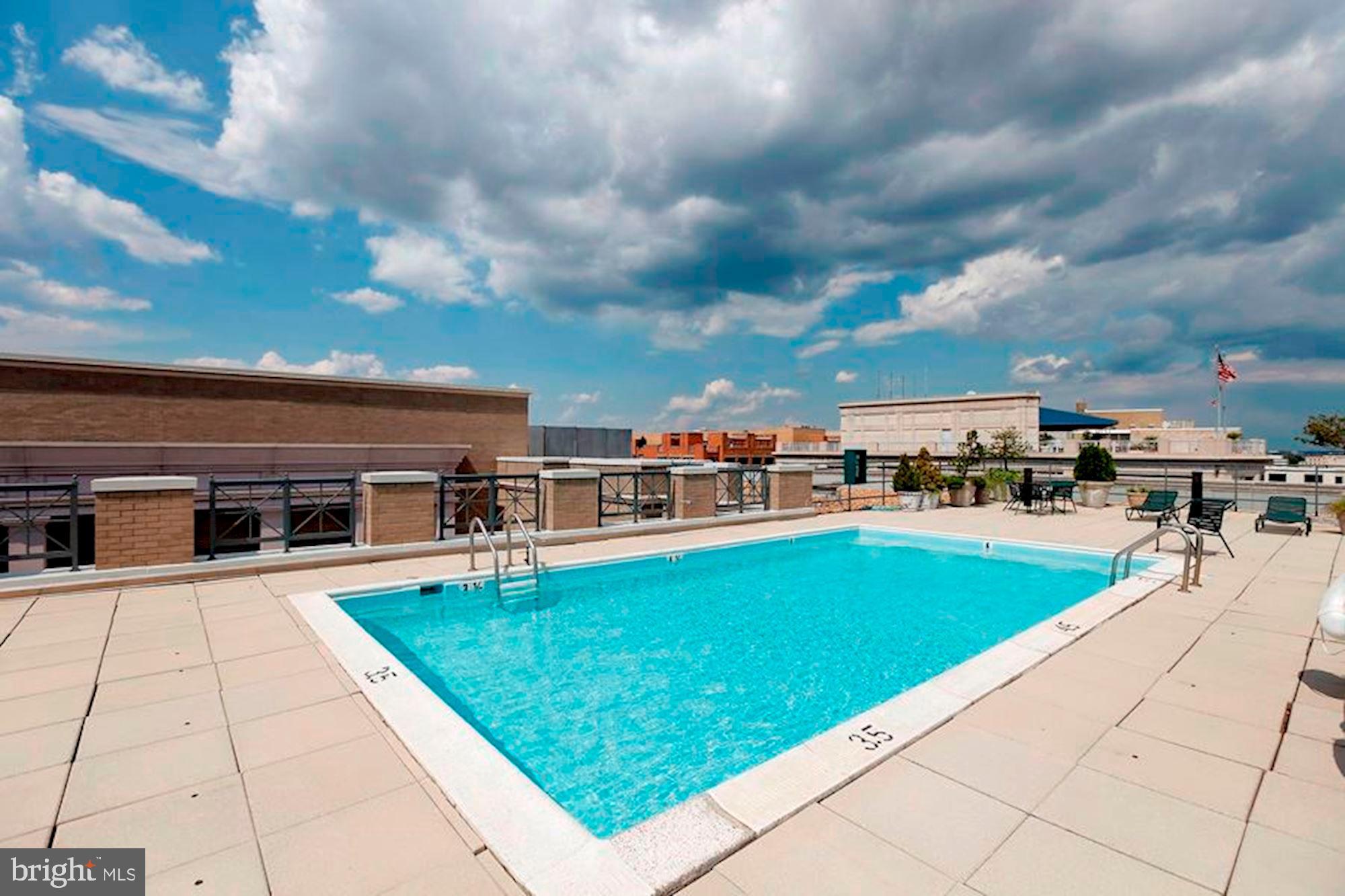 701 Pennsylvania Ave NW #1015