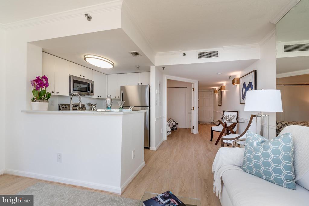 701 Pennsylvania Ave NW #1015