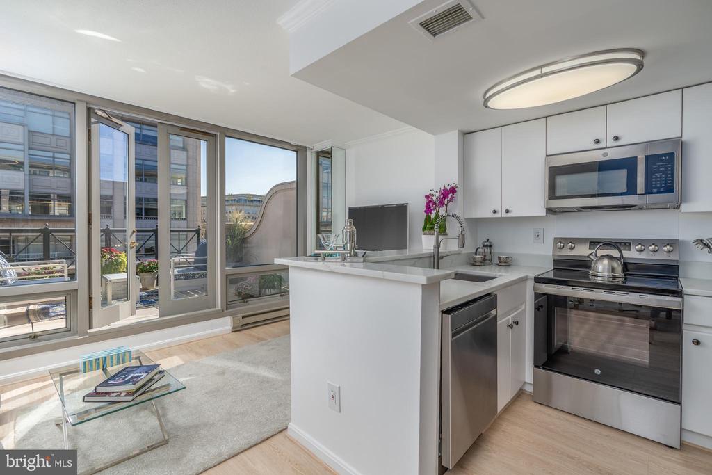 701 Pennsylvania Ave NW #1015