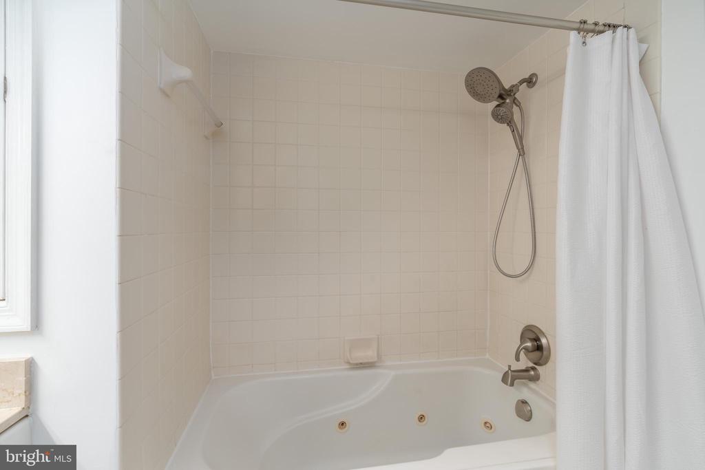 701 Pennsylvania Ave NW #1015