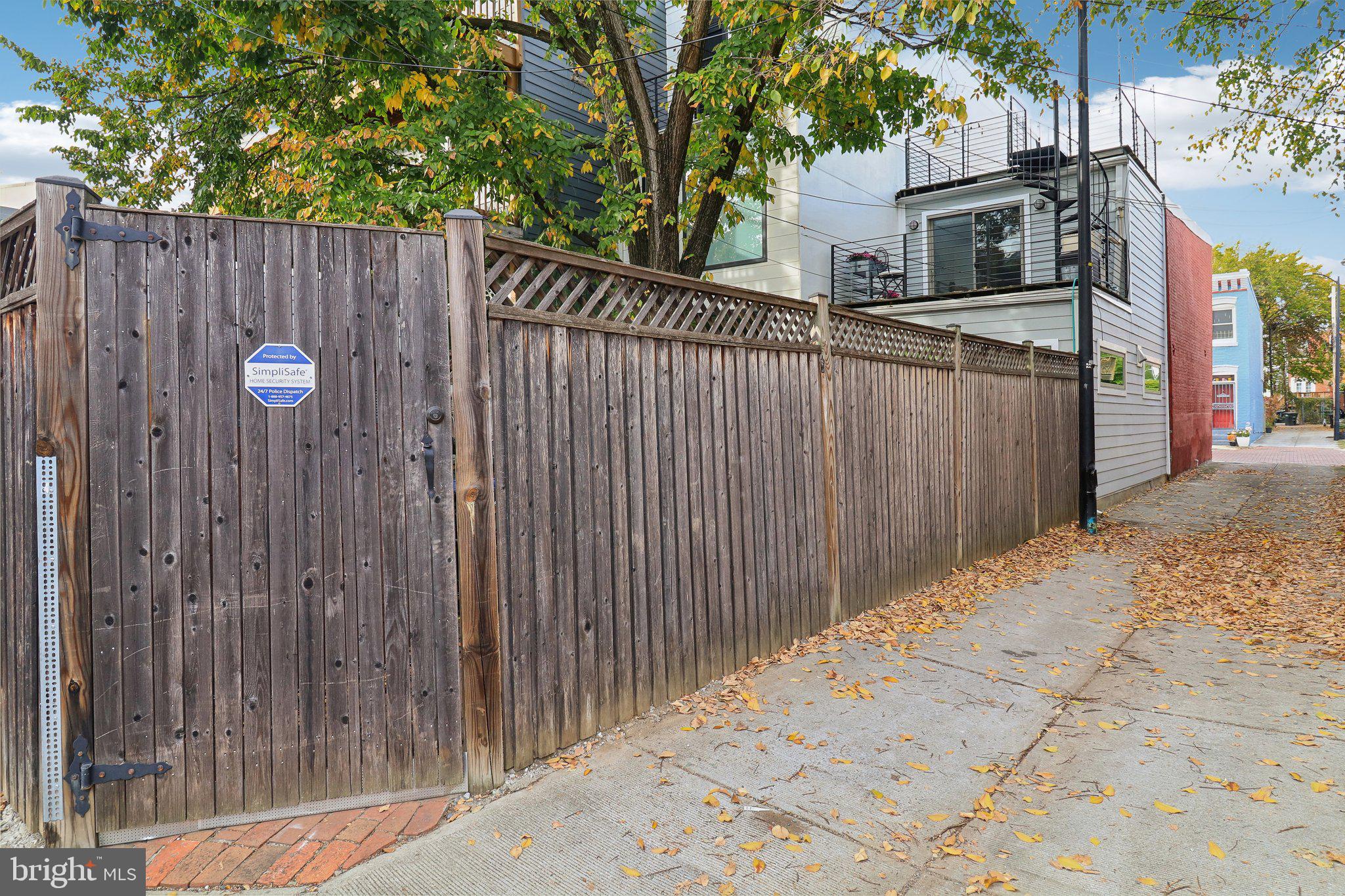 406 Richardson Pl NW