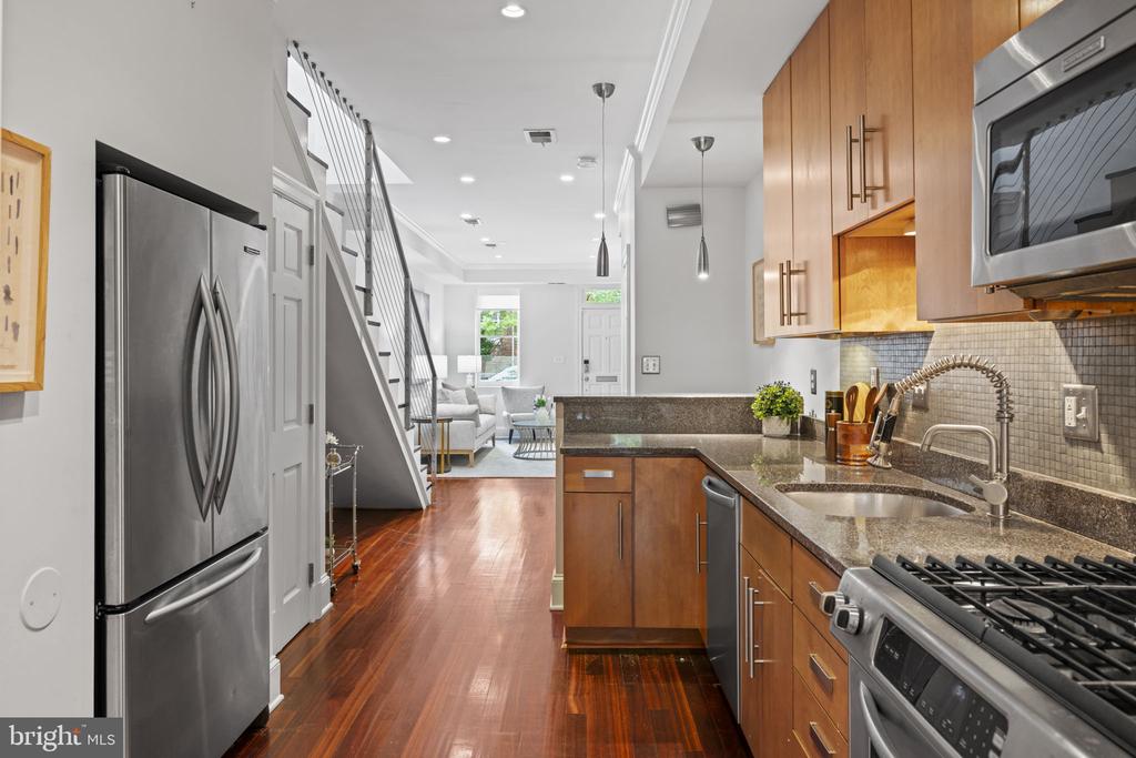 2022 10th St NW