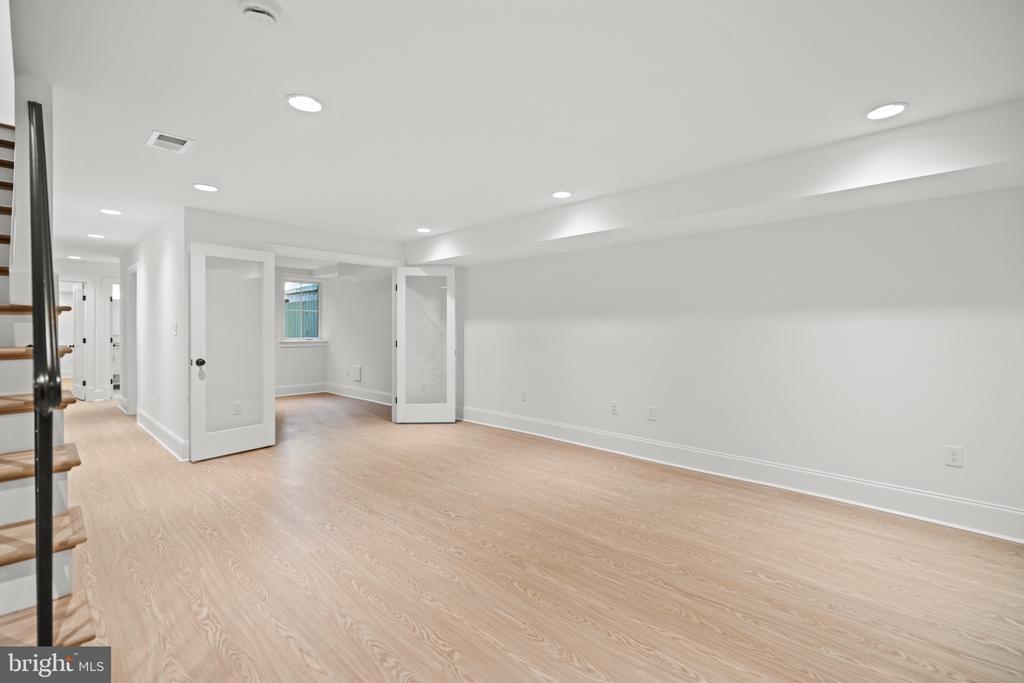 1440 Monroe St NW