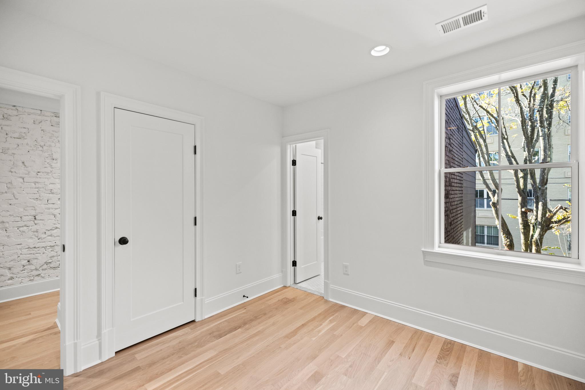 1440 Monroe St NW