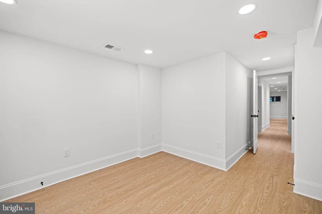 1440 Monroe St NW