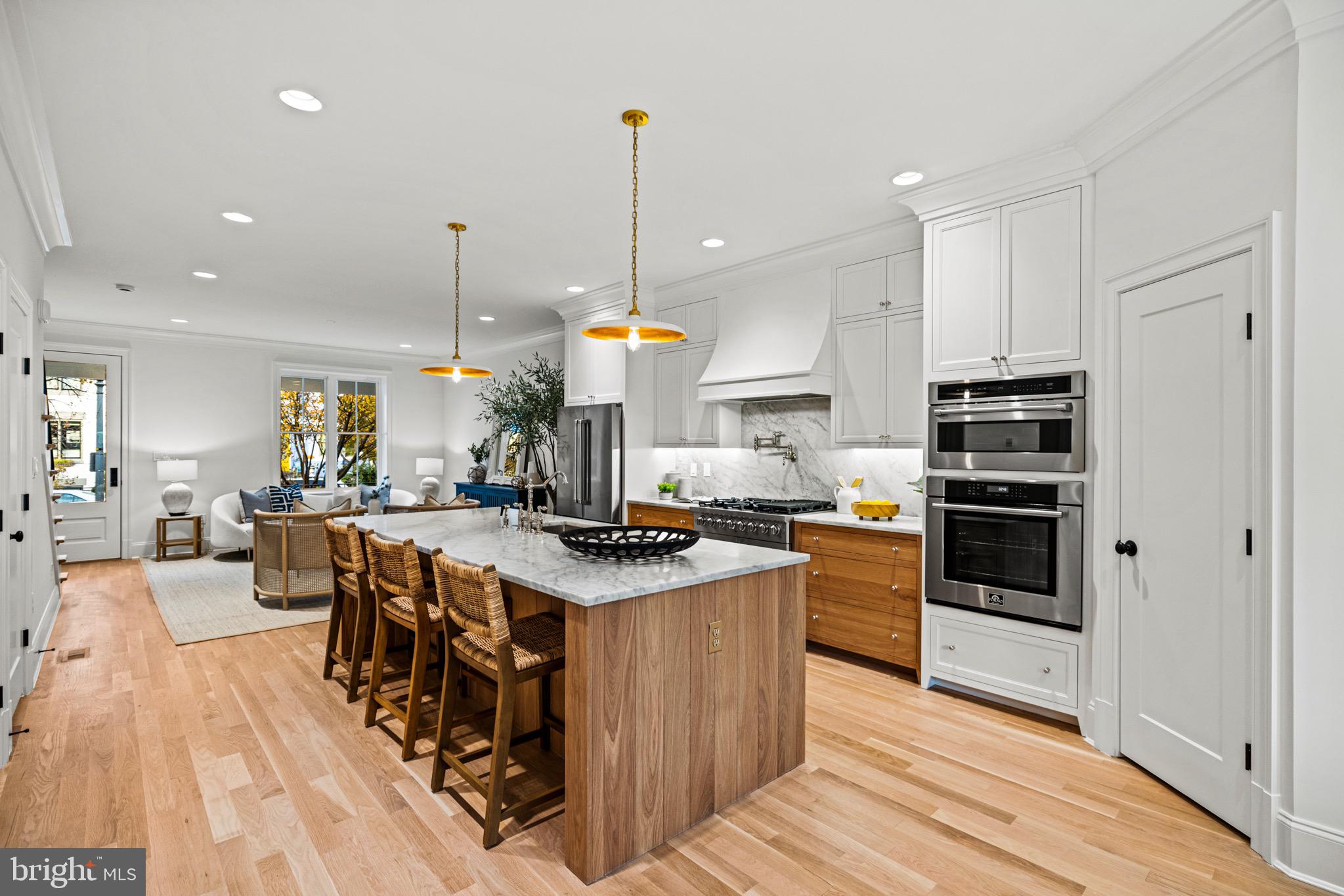1354 Newton St NW