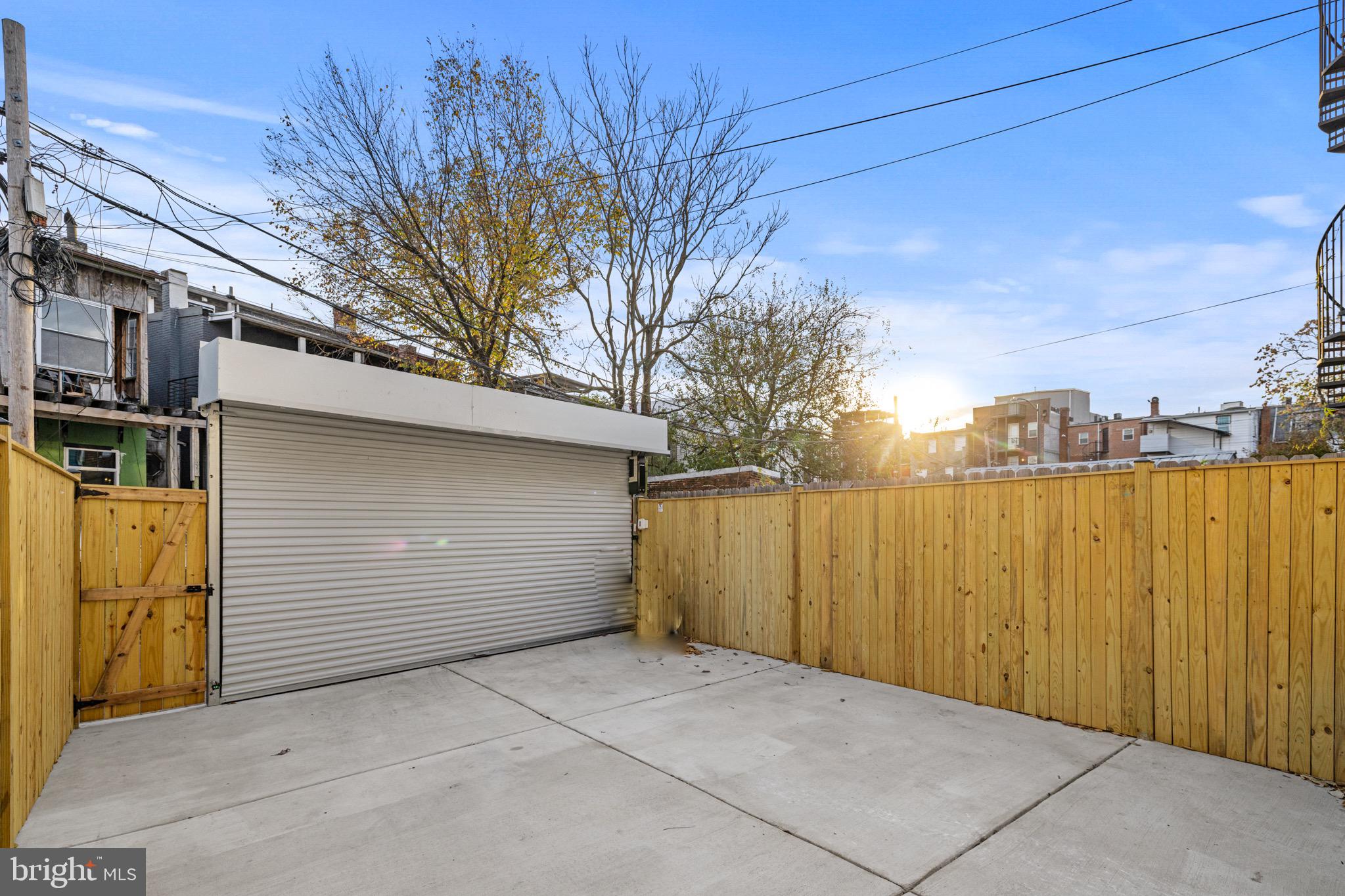 1354 Newton St NW