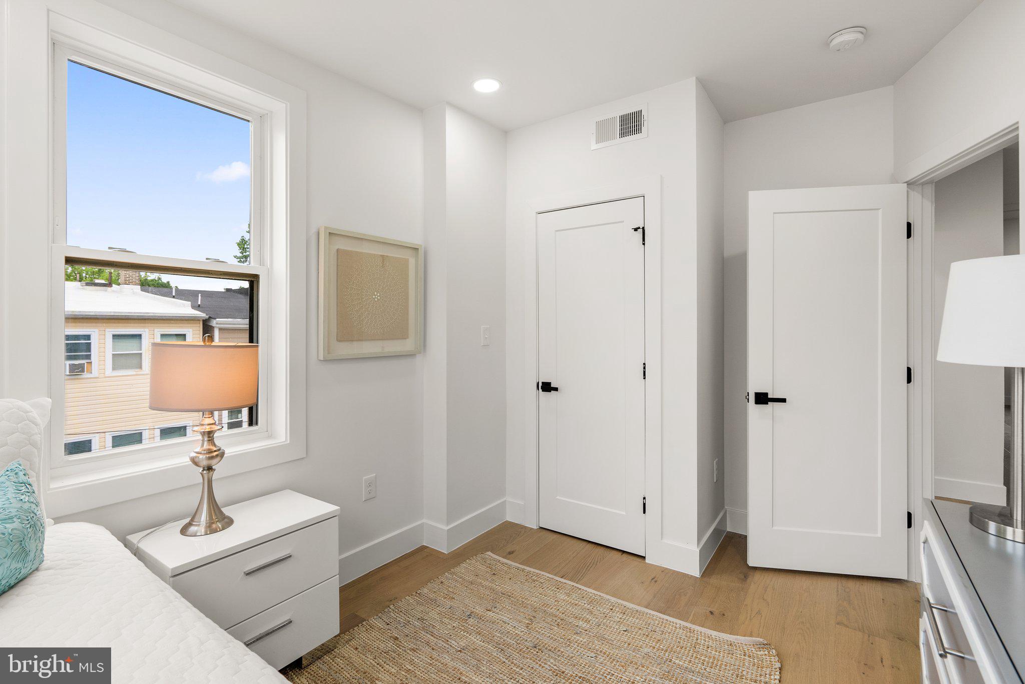 238 Longfellow St NW