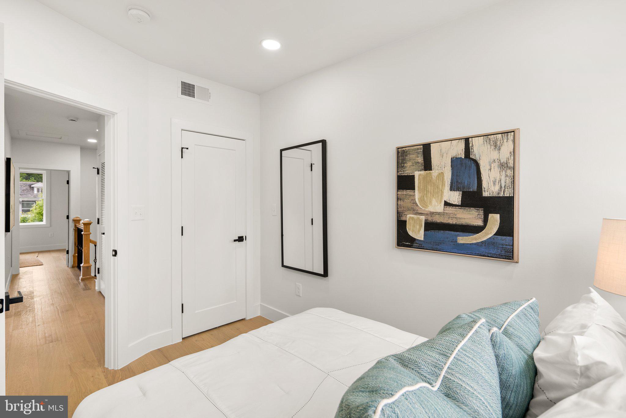 238 Longfellow St NW