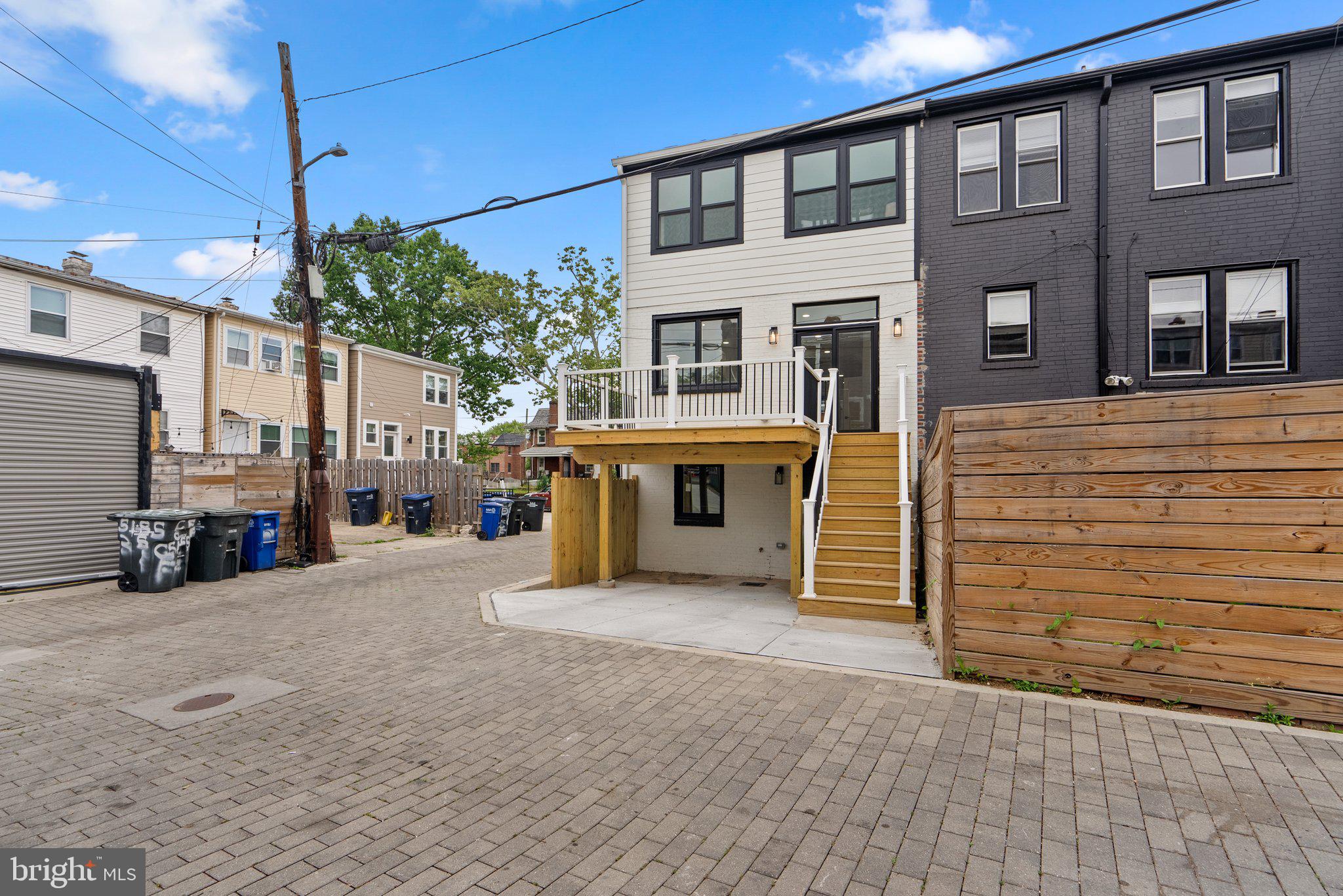 238 Longfellow St NW