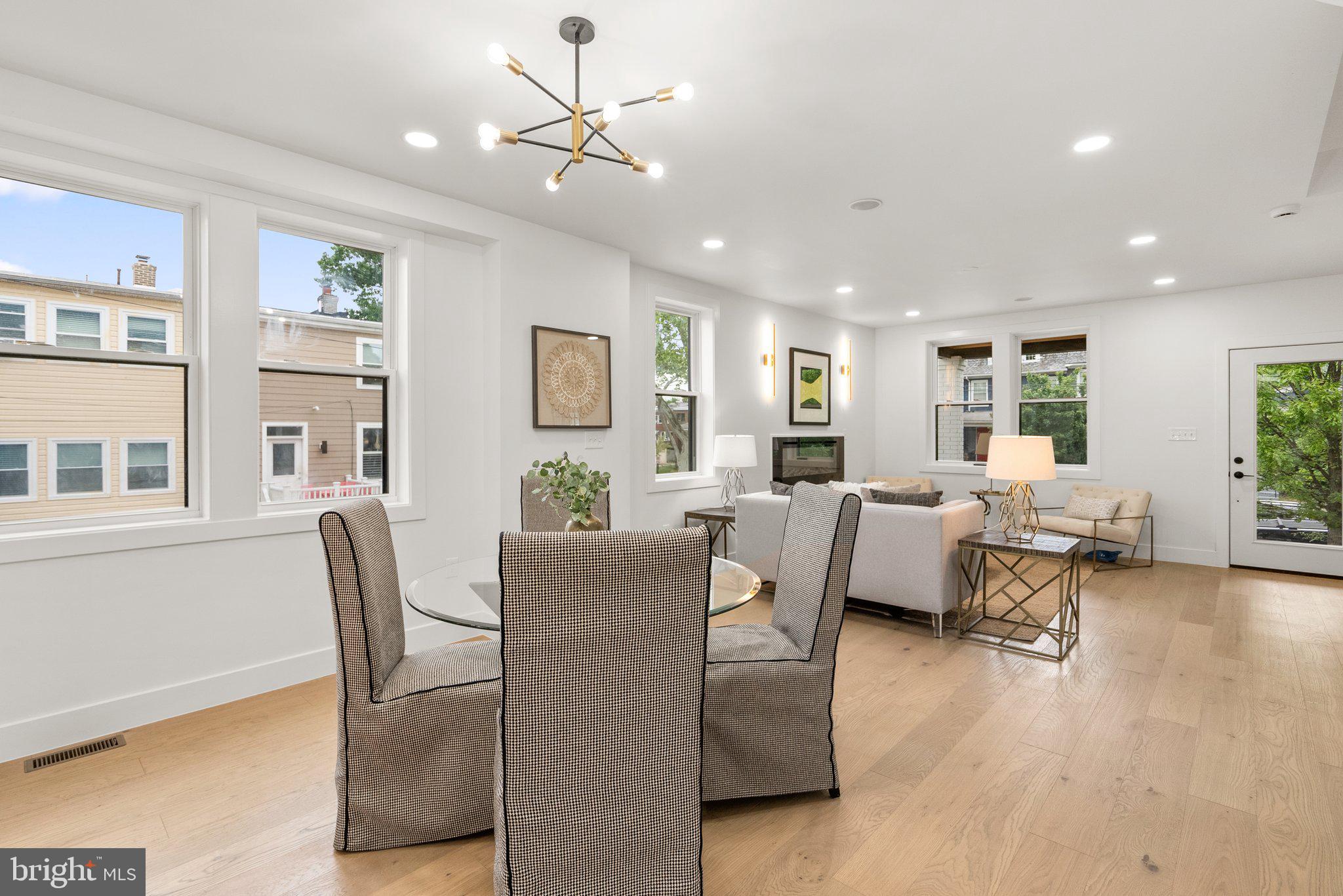 238 Longfellow St NW