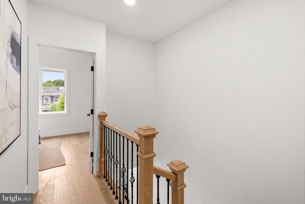 238 Longfellow St NW