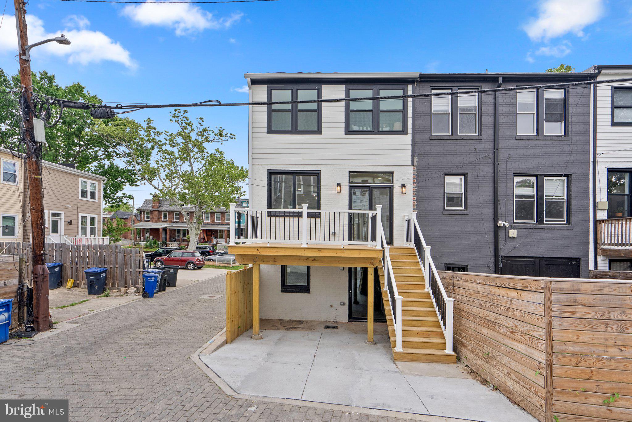 238 Longfellow St NW