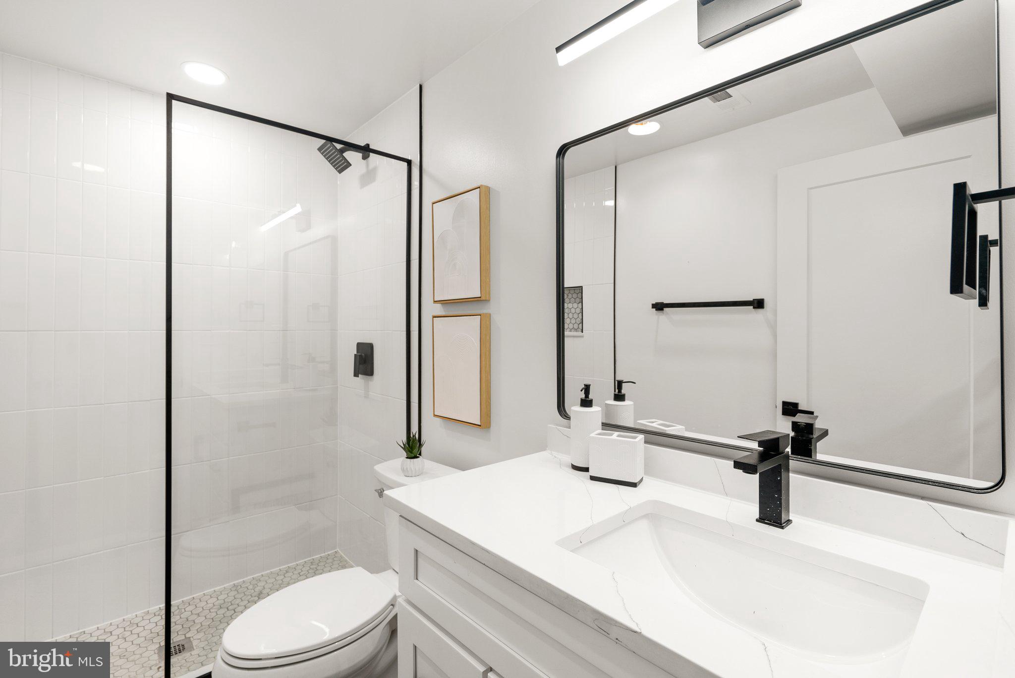 238 Longfellow St NW