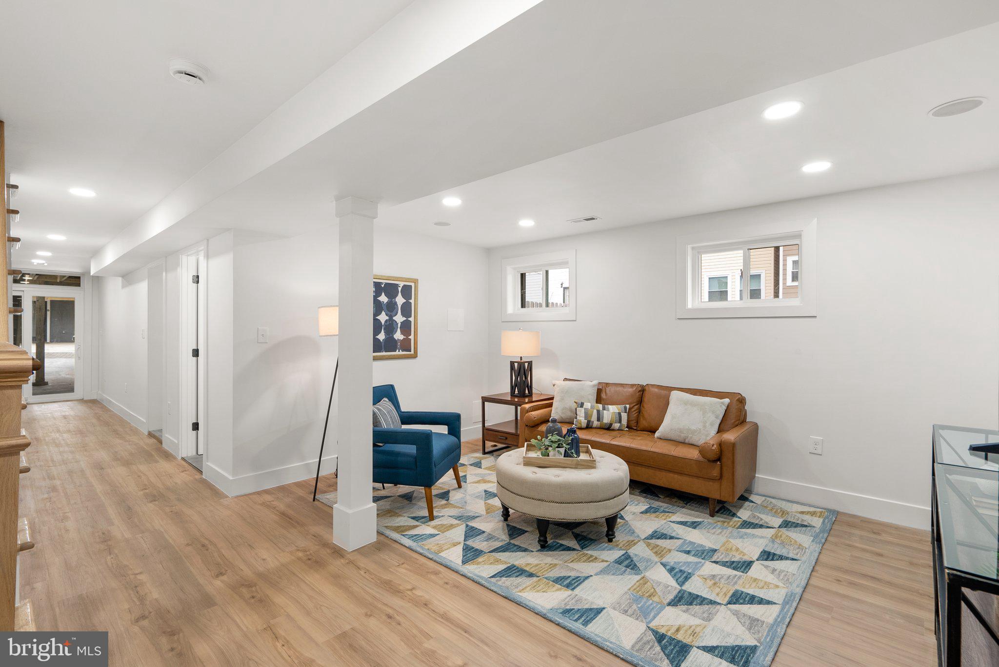 238 Longfellow St NW