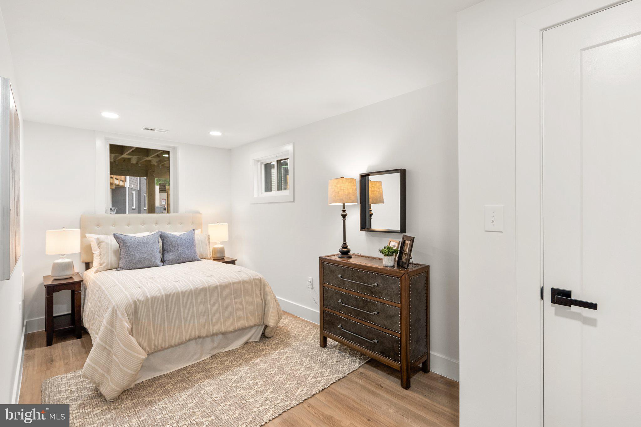 238 Longfellow St NW