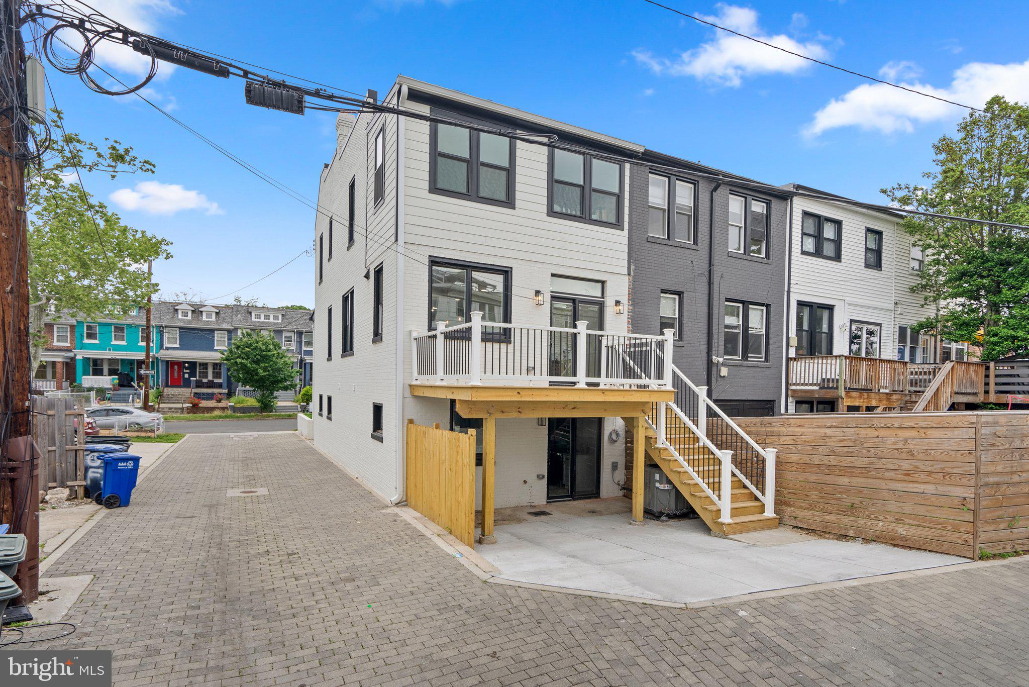 238 Longfellow St NW