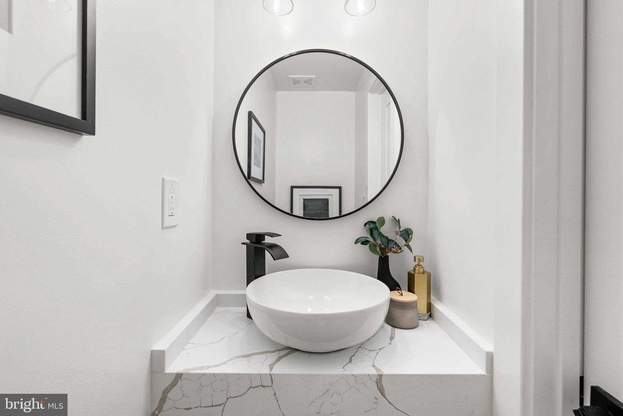 238 Longfellow St NW