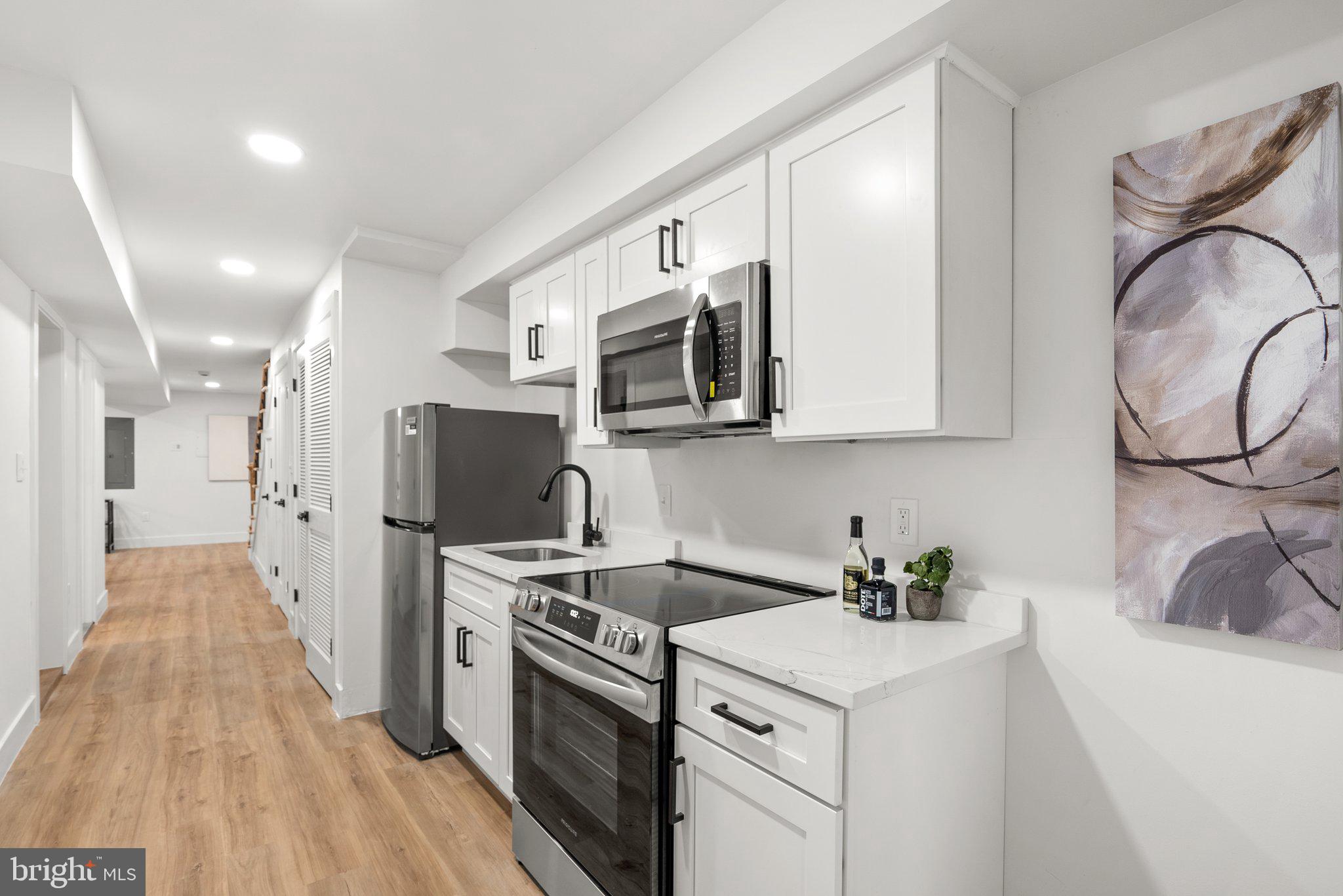 238 Longfellow St NW