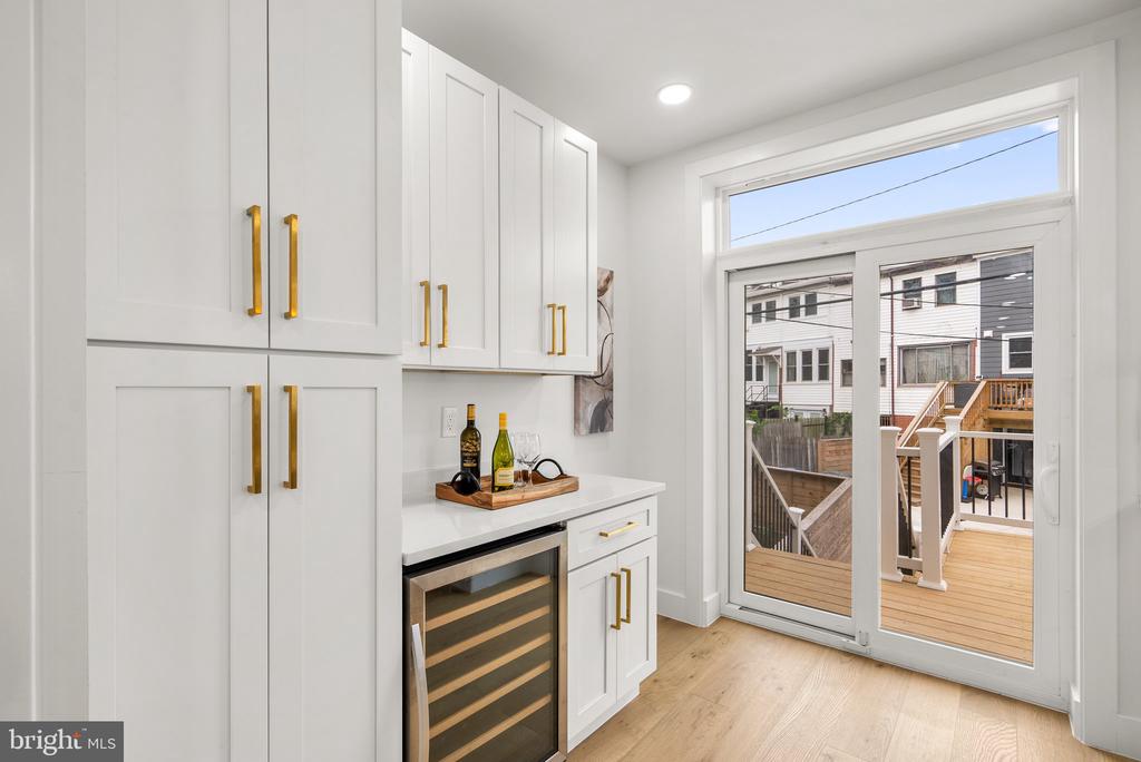 238 Longfellow St NW