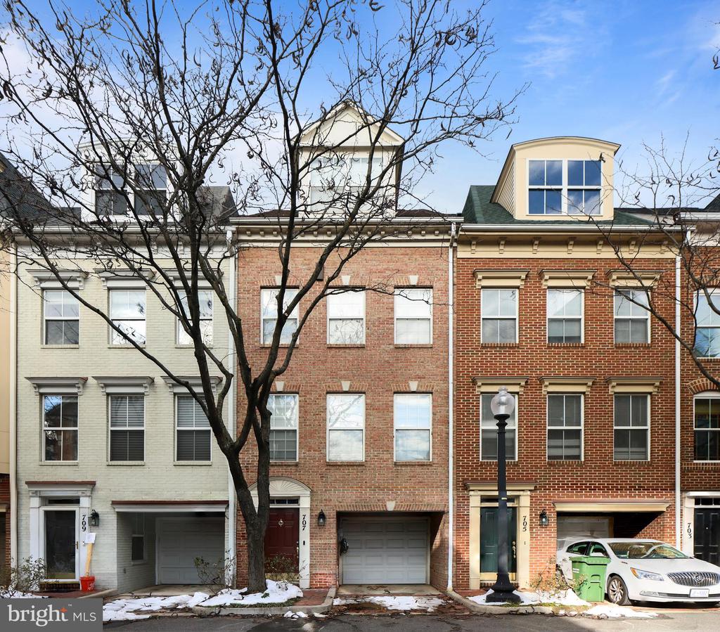 707 Capitol Square Pl SW