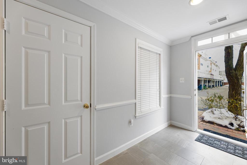 707 Capitol Square Pl SW