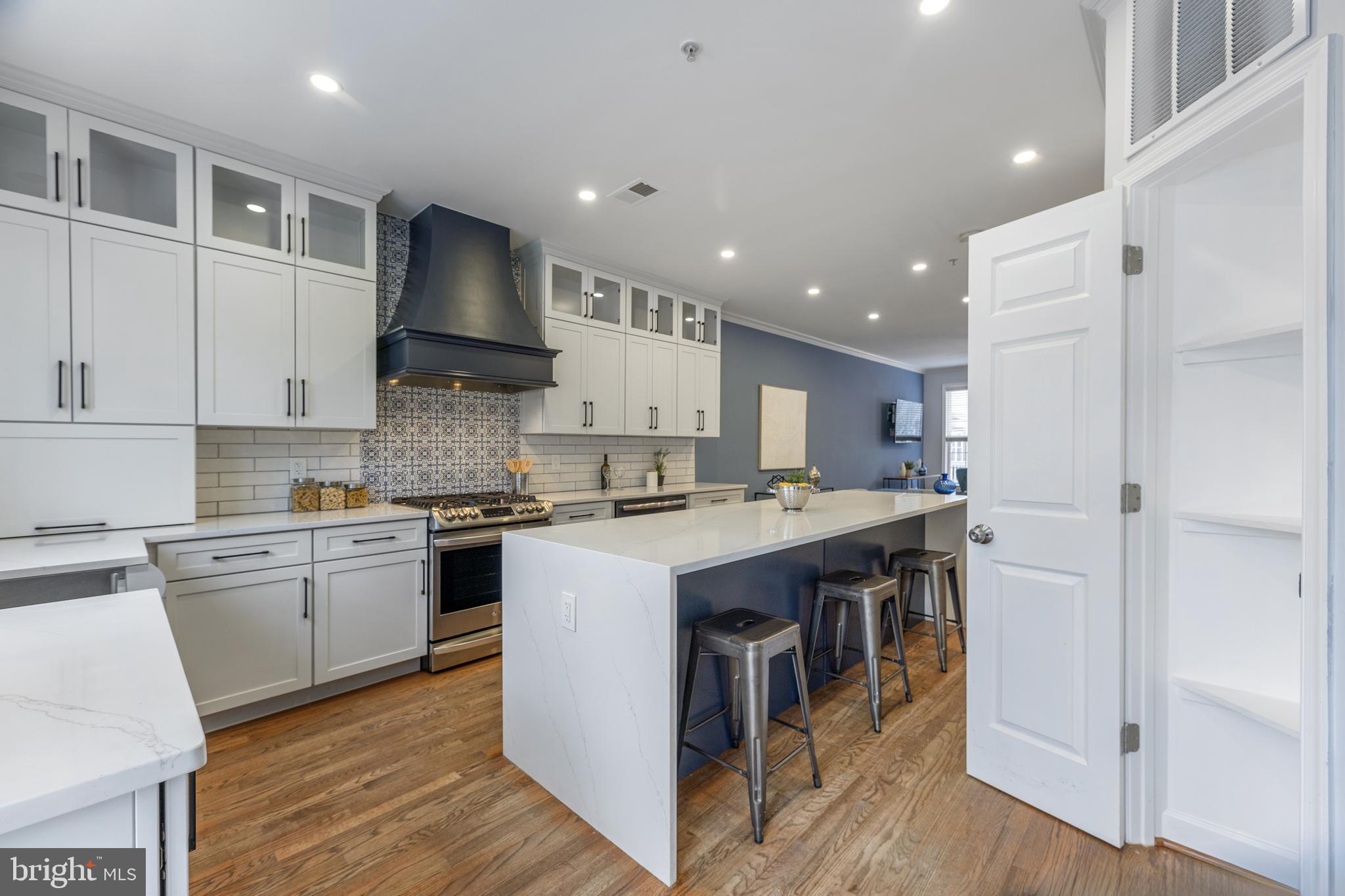 707 Capitol Square Pl SW