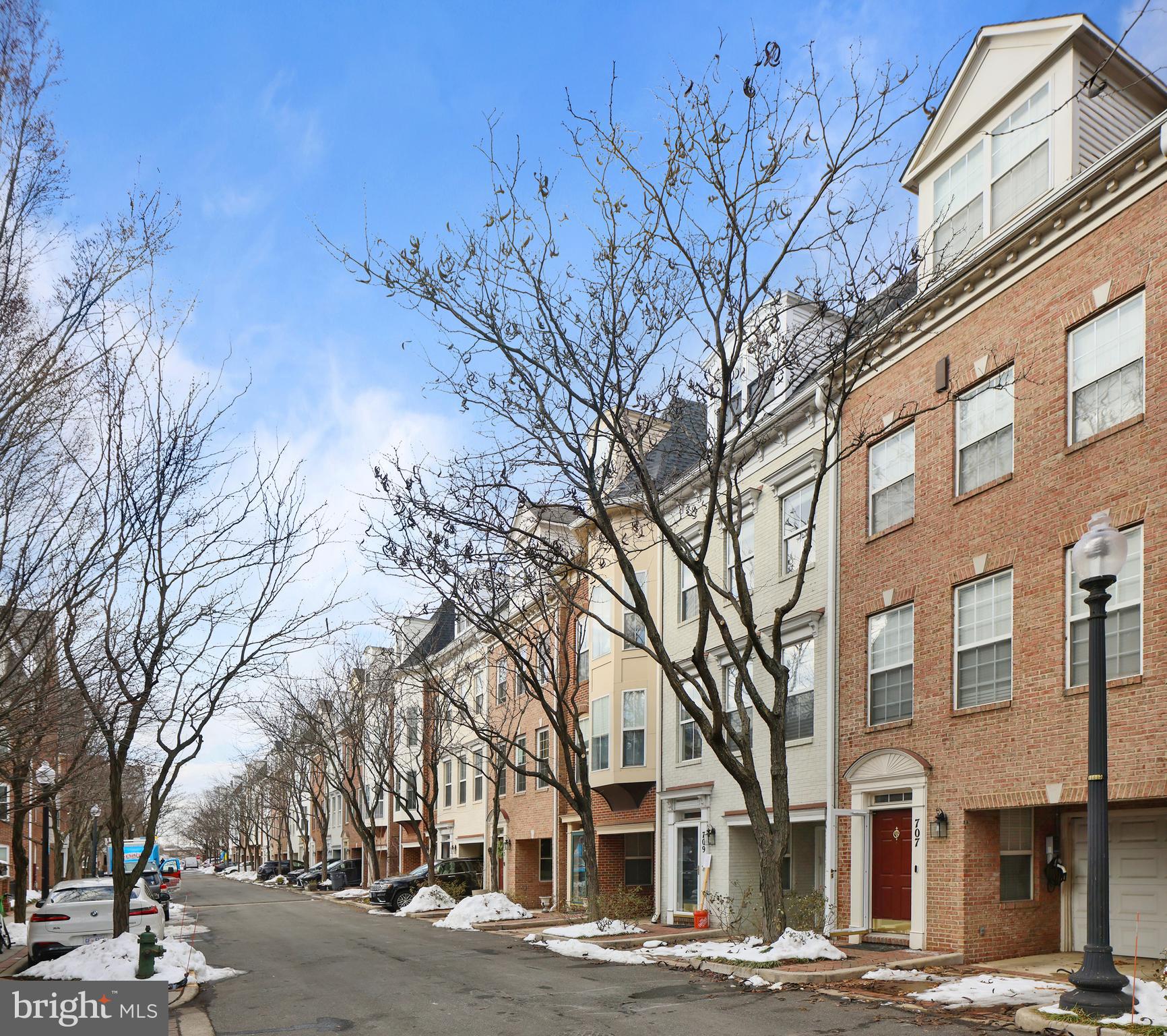 707 Capitol Square Pl SW