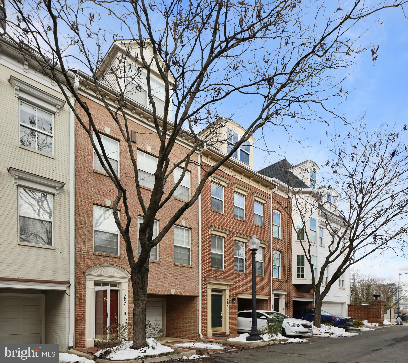 707 Capitol Square Pl SW