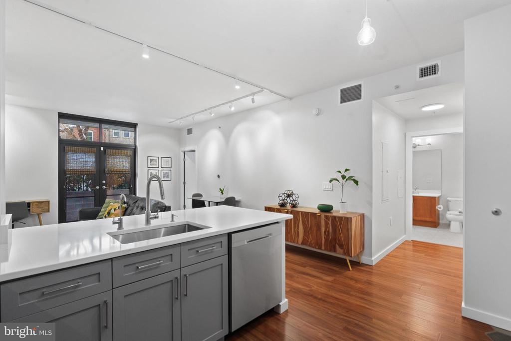 437 New York Ave NW #213