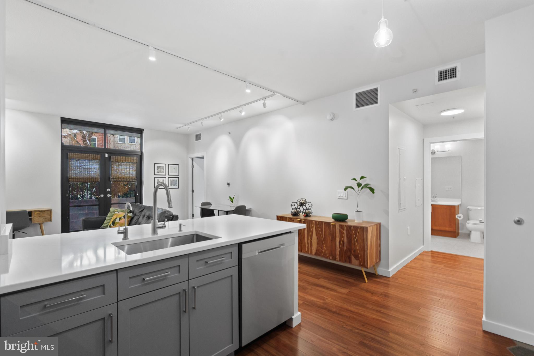 437 New York Ave NW #213