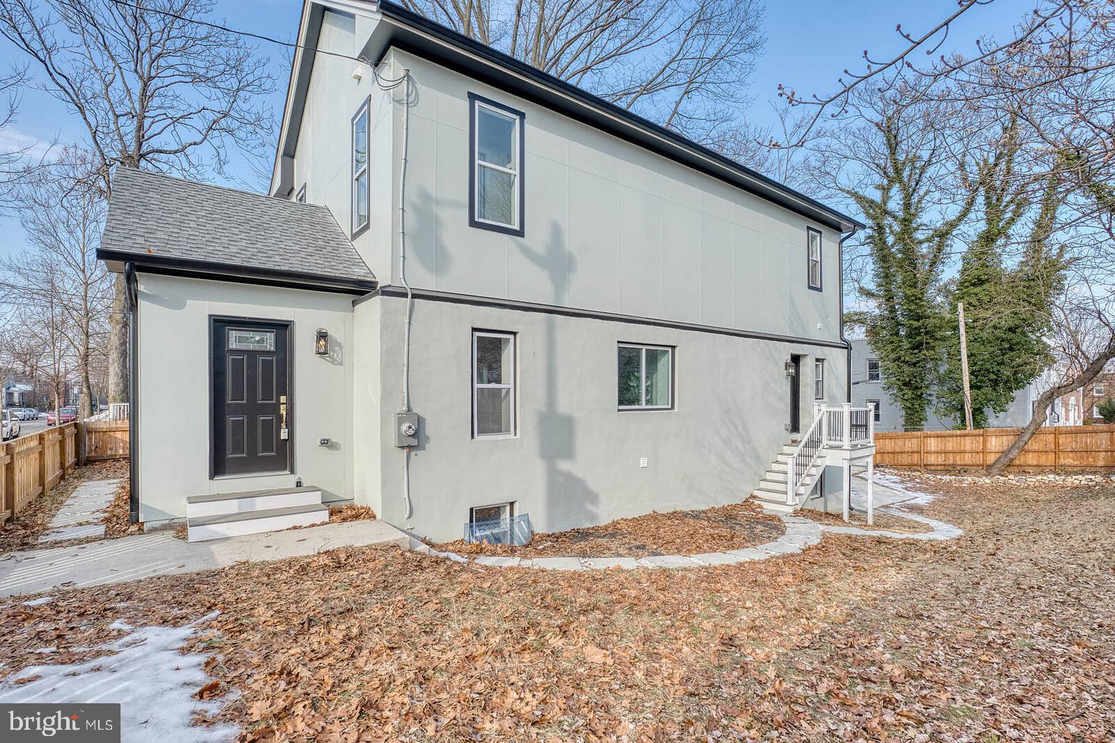 3354 Ely Pl SE