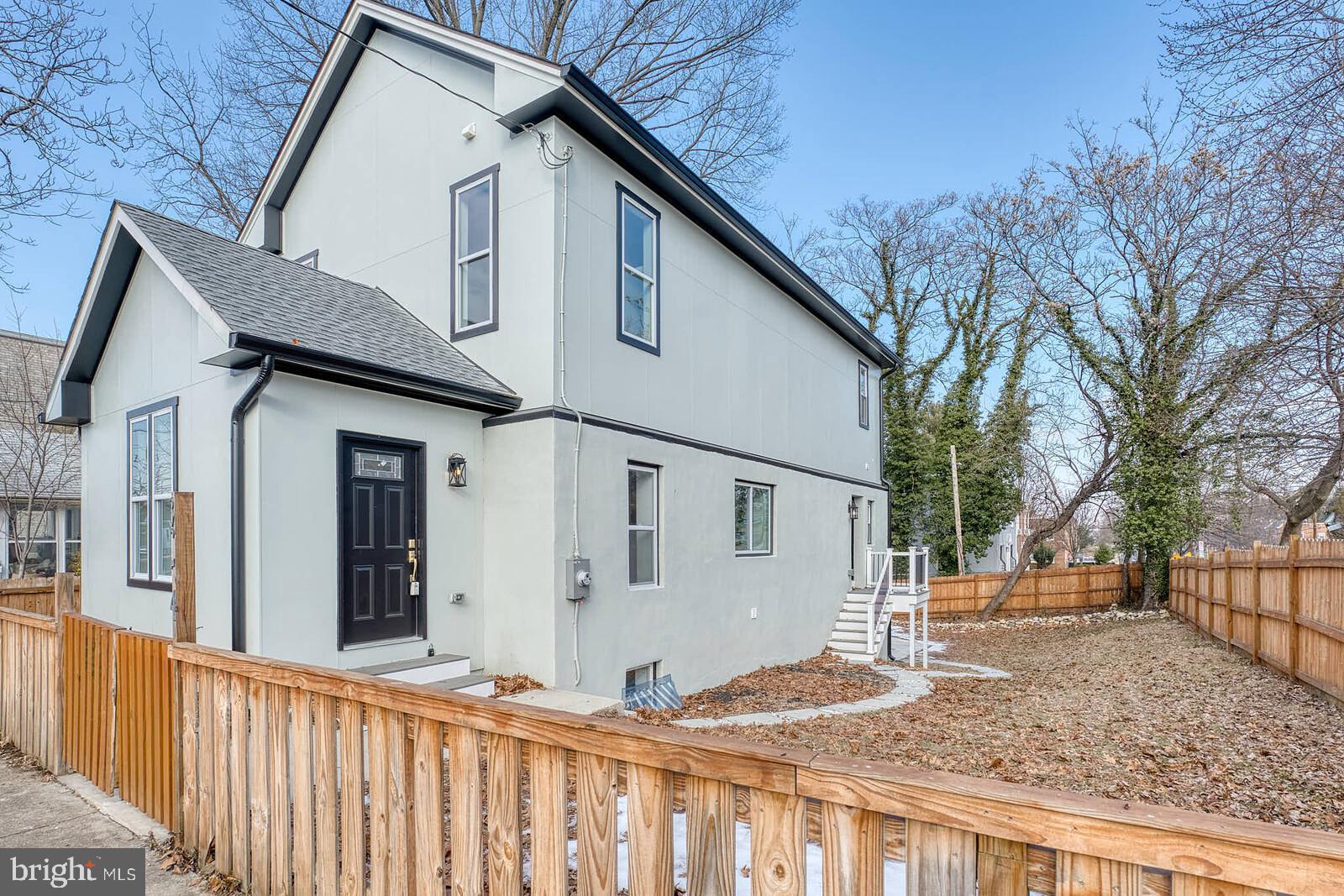 3354 Ely Pl SE