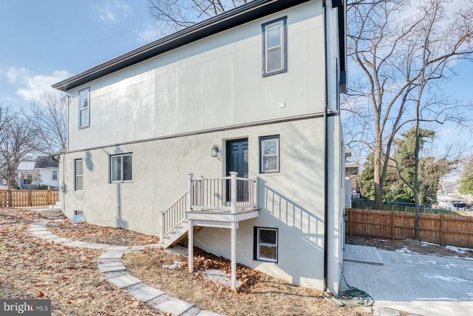 3354 Ely Pl SE