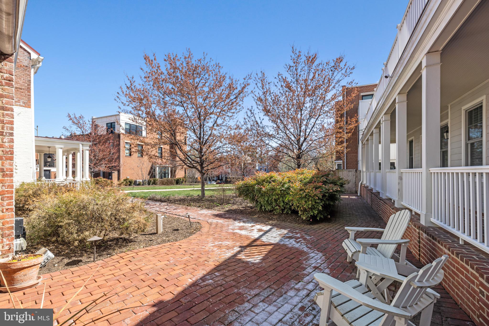 611 D St SE #4a