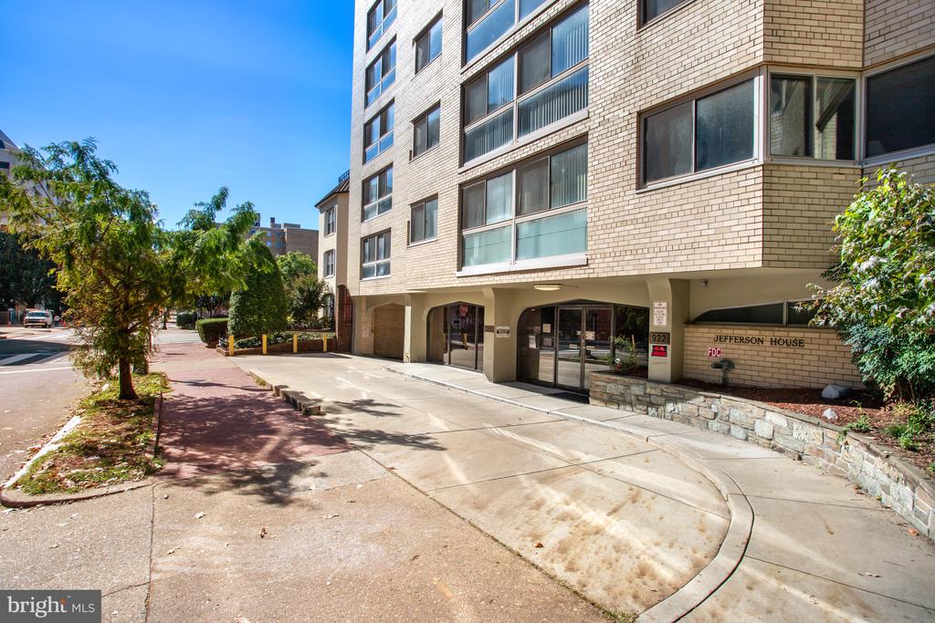 922 24th St NW #601