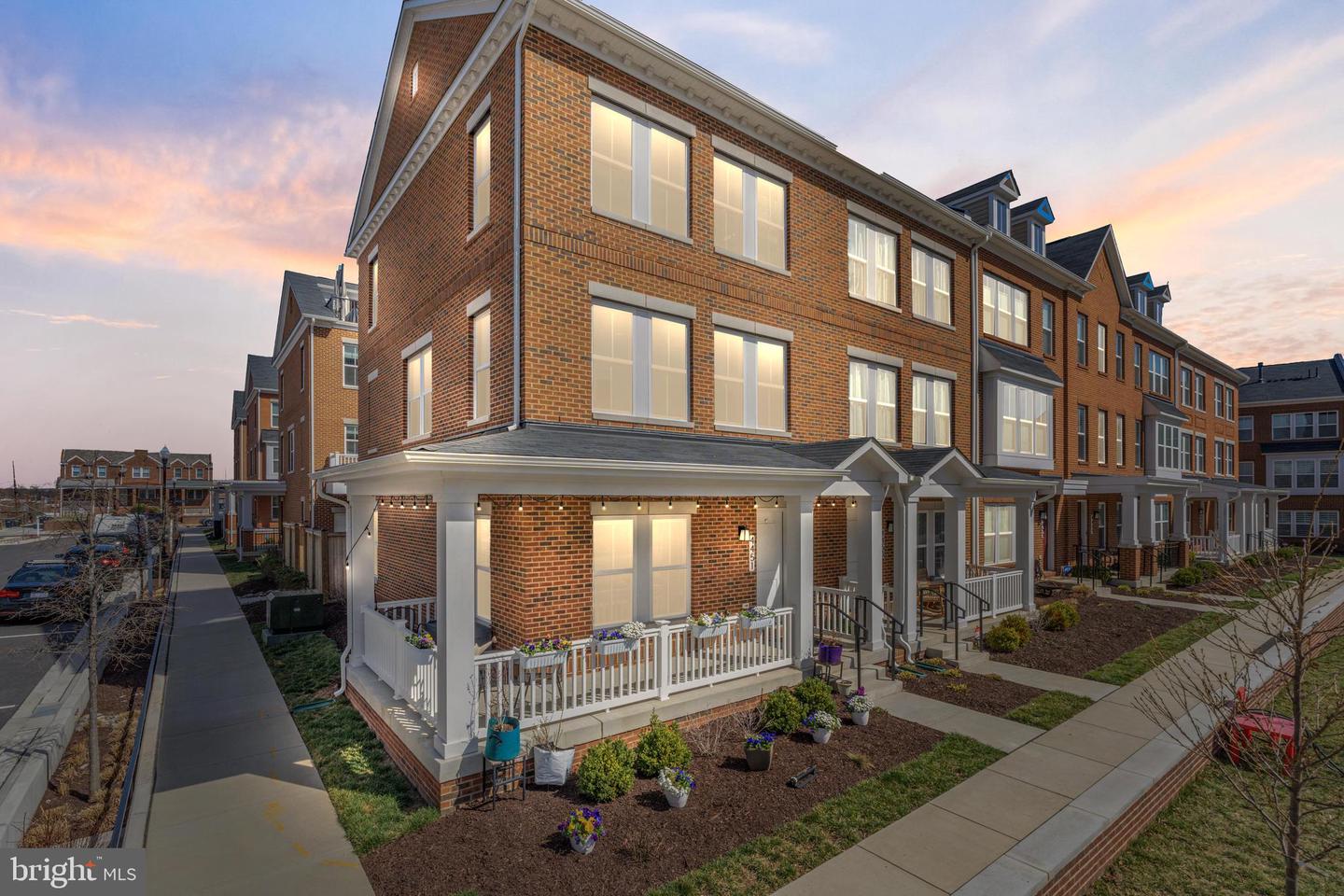 4451 Joseph Pl NE