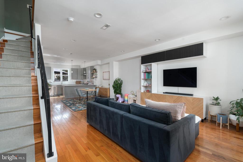 806 Decatur St NW