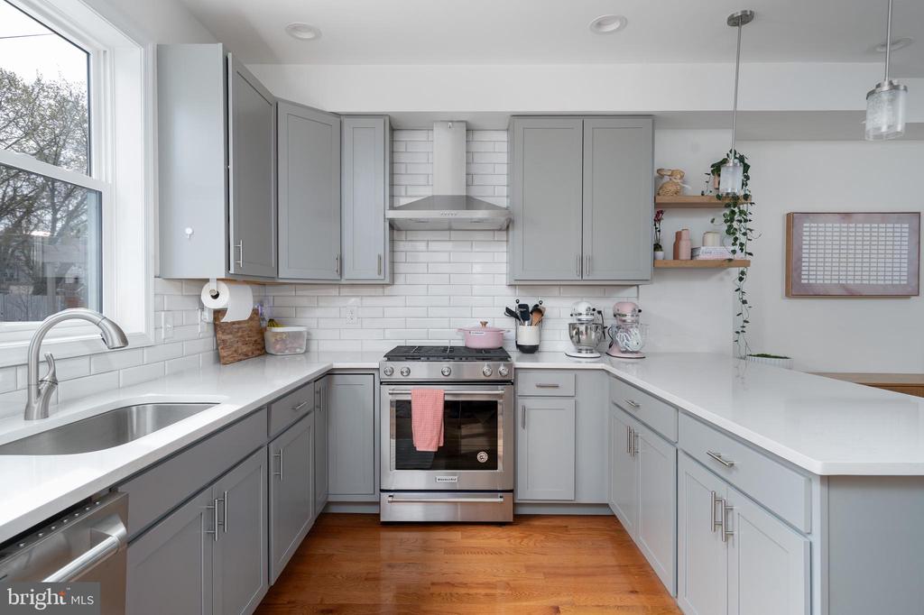 806 Decatur St NW