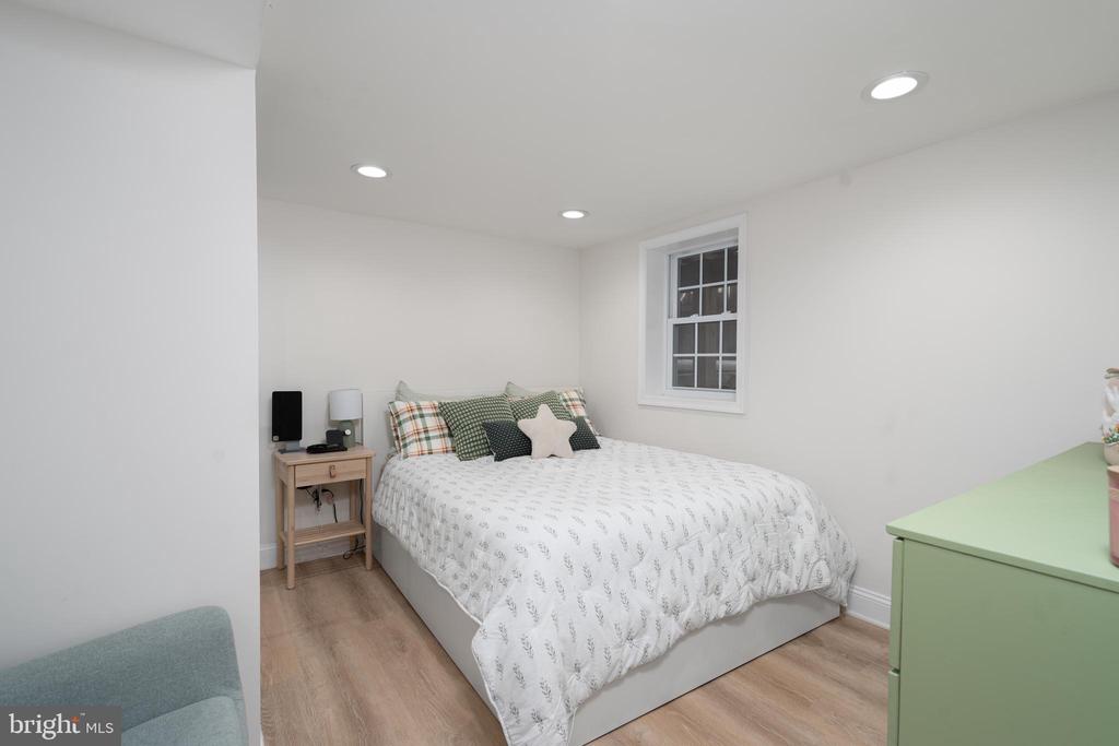 806 Decatur St NW