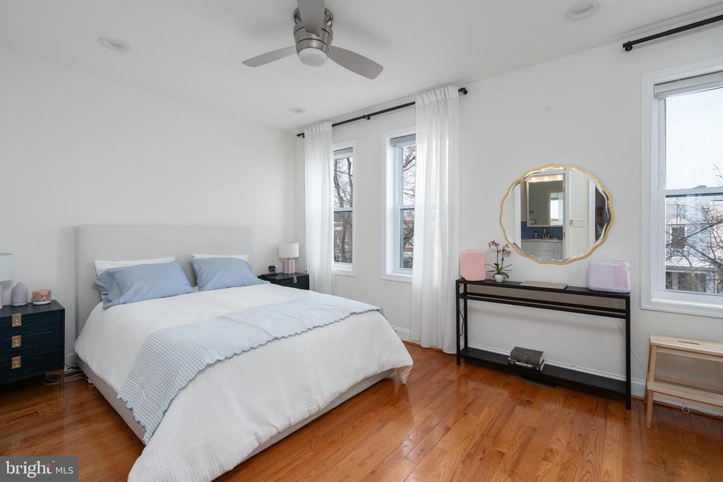 806 Decatur St NW