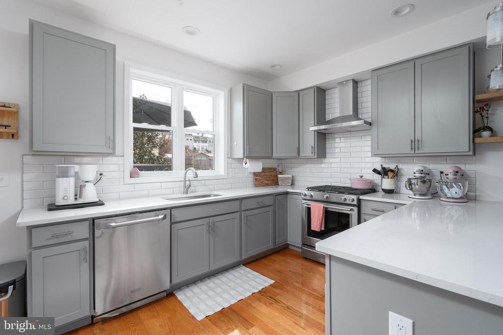 806 Decatur St NW