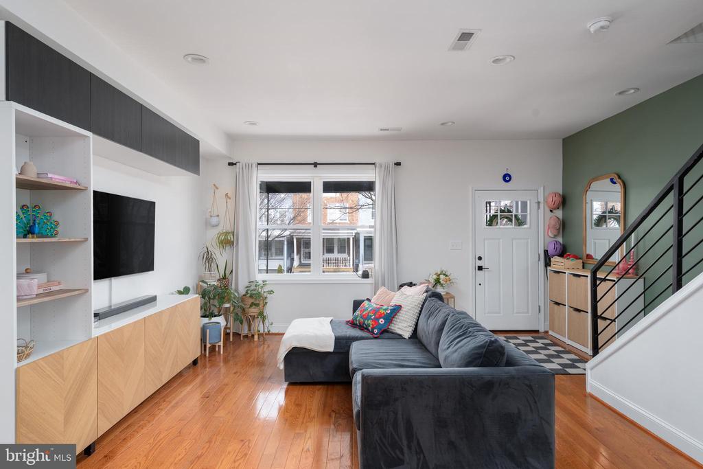 806 Decatur St NW