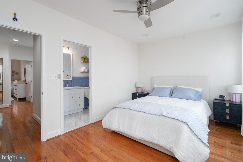 806 Decatur St NW