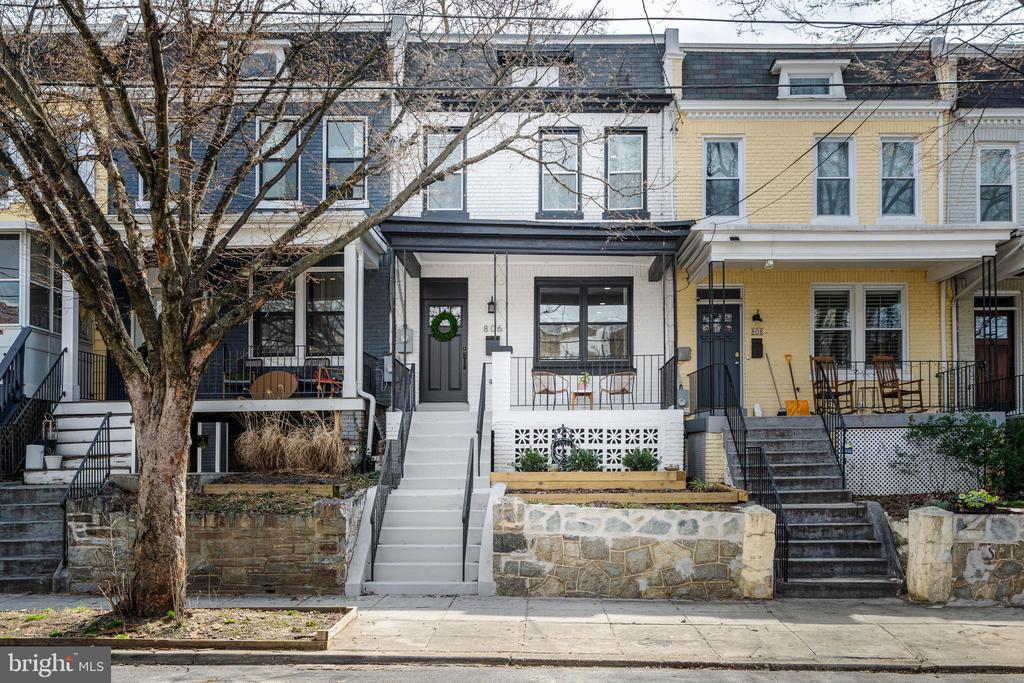 806 Decatur St NW