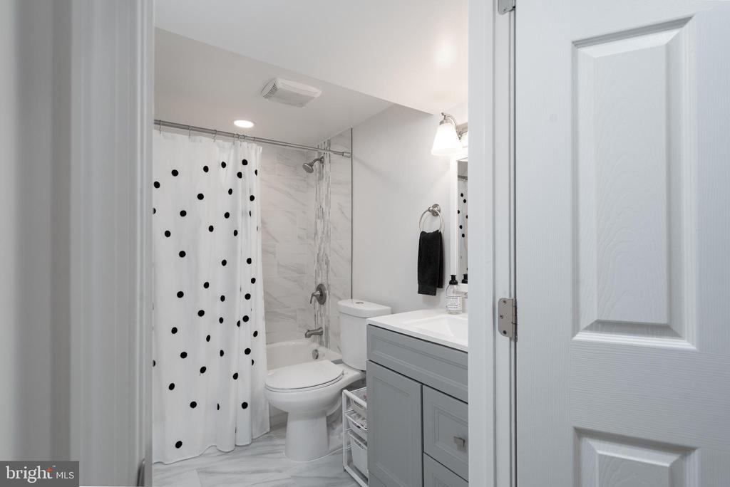 806 Decatur St NW