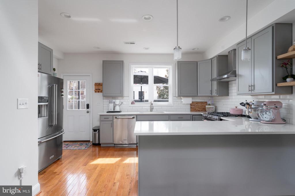 806 Decatur St NW