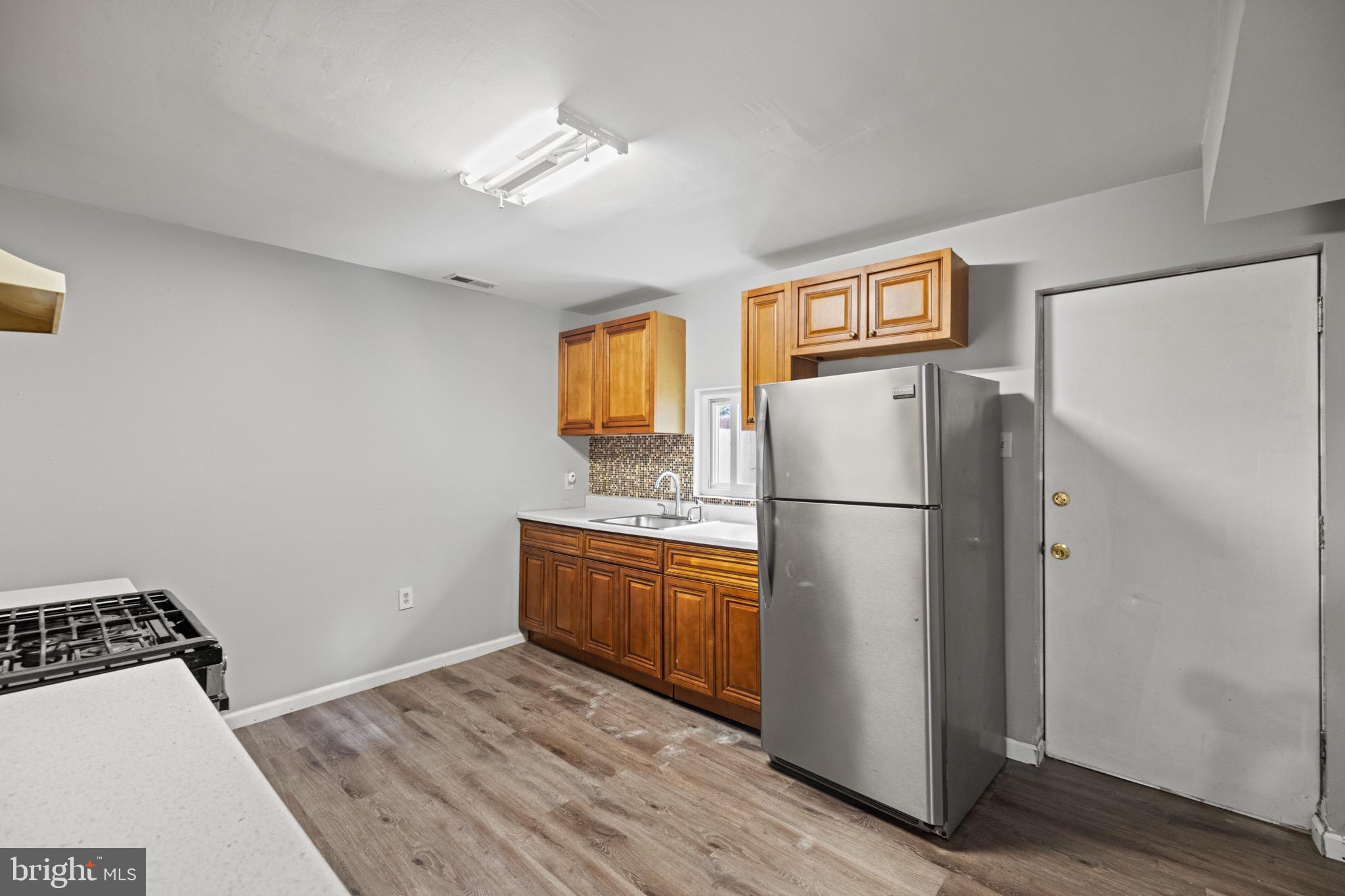 1385 Morris Rd SE