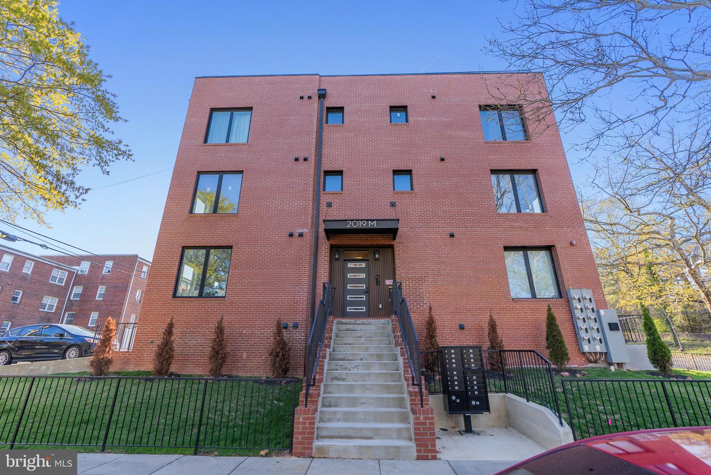 2019 M St NE #1